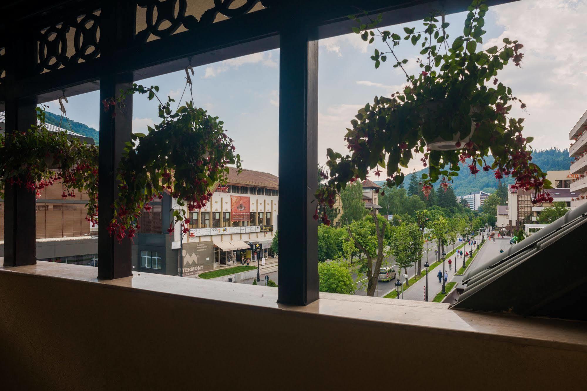 Hotel Bucegi Sinaia Kültér fotó
